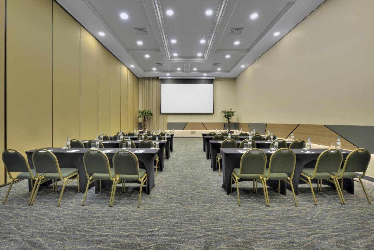 Hotel Deville Prime פורטו אלגרה מראה חיצוני תמונה Meeting room