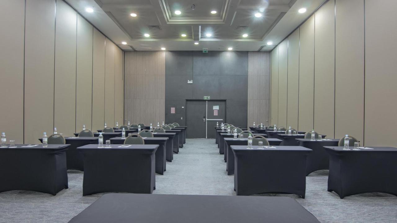 Hotel Deville Prime פורטו אלגרה מראה חיצוני תמונה Meeting room