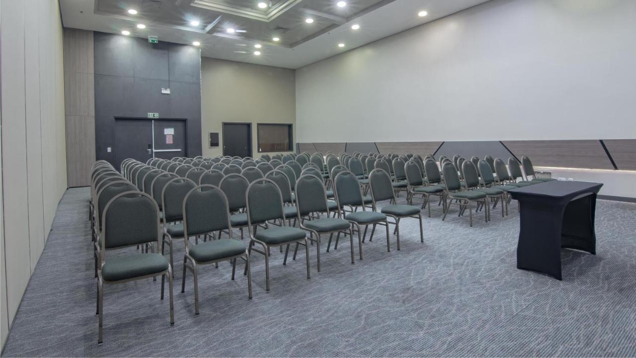 Hotel Deville Prime פורטו אלגרה מראה חיצוני תמונה The main conference room