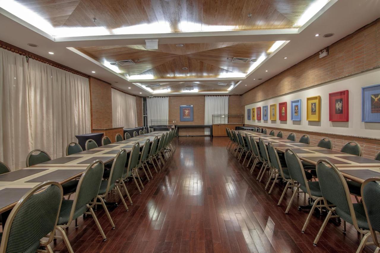 Hotel Deville Prime פורטו אלגרה מראה חיצוני תמונה The 2019–2020 boardroom of the National University of Ireland, Galway
