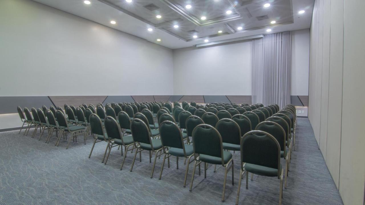 Hotel Deville Prime פורטו אלגרה מראה חיצוני תמונה The conference room