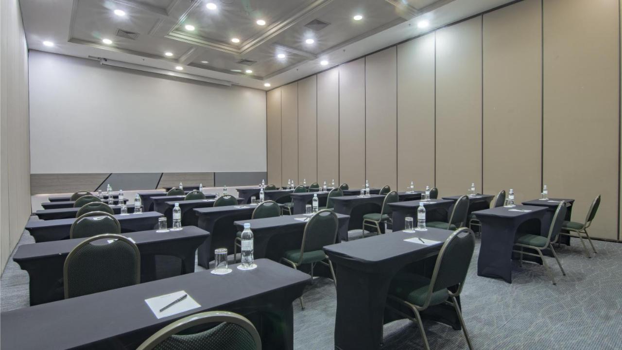 Hotel Deville Prime פורטו אלגרה מראה חיצוני תמונה Meeting room