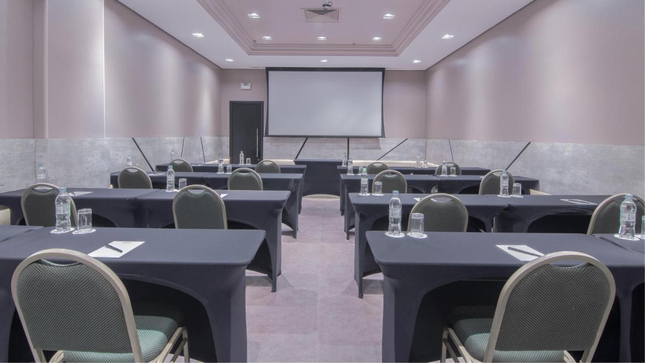 Hotel Deville Prime פורטו אלגרה מראה חיצוני תמונה Meeting room