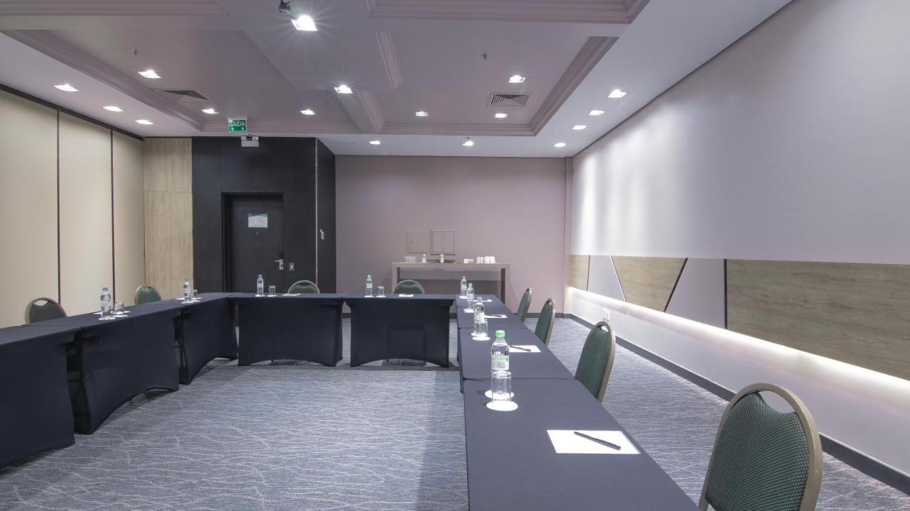 Hotel Deville Prime פורטו אלגרה מראה חיצוני תמונה Meeting room