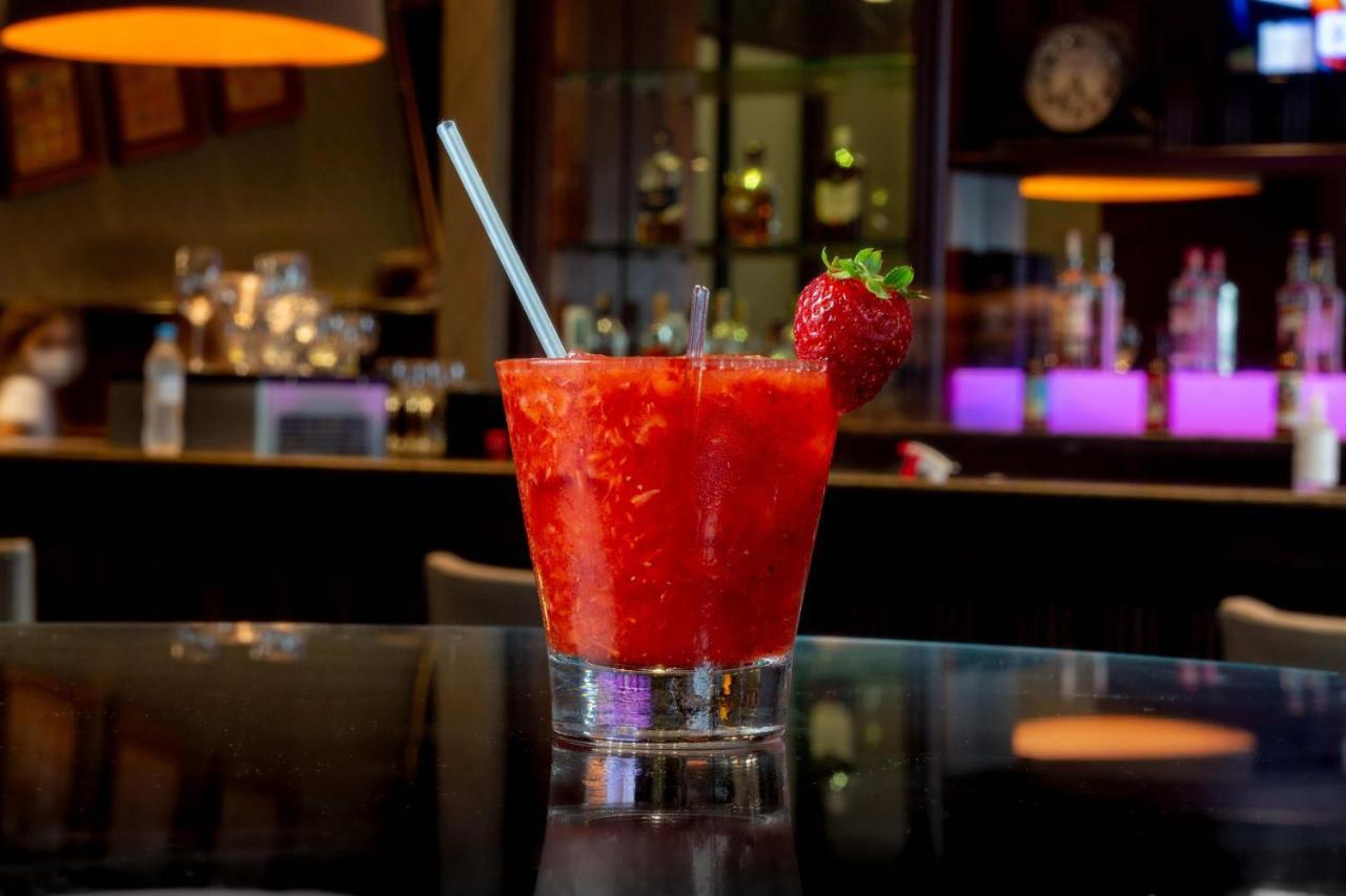 Hotel Deville Prime פורטו אלגרה מראה חיצוני תמונה A strawberry daiquiri