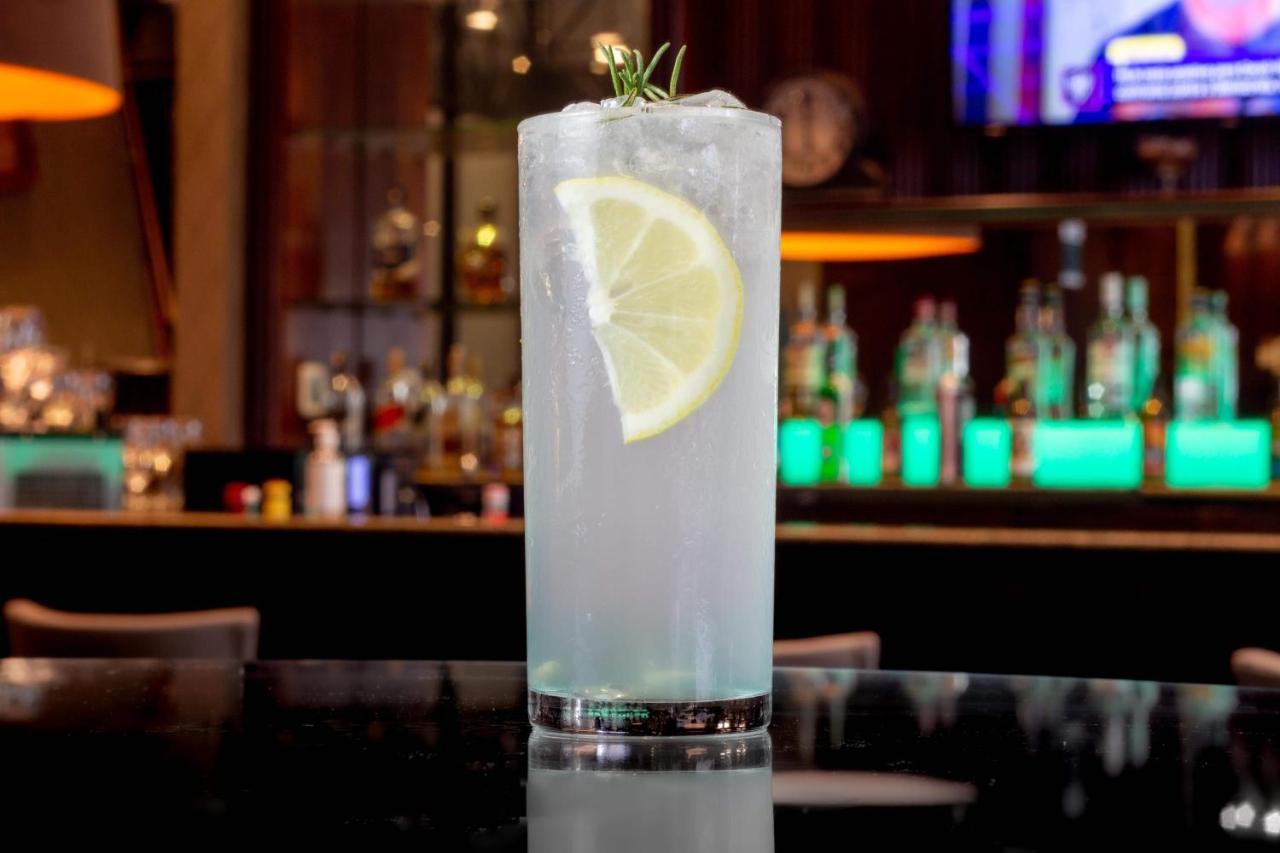 Hotel Deville Prime פורטו אלגרה מראה חיצוני תמונה A vodka and soda cocktail